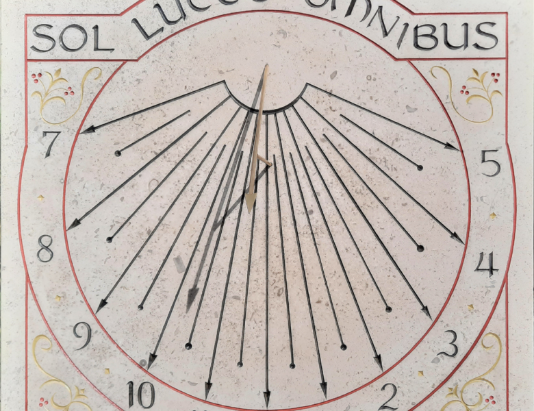 V834 – SOL LUCET OMNIBUS