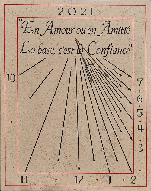 Réalisation d’un cadran solaire en pierre avec la devise « En Amour ou en Amitié, la Base, c’est la Confiance.