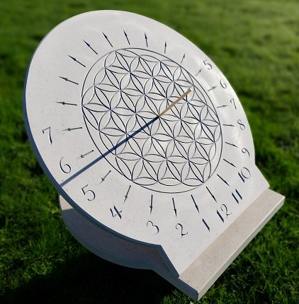 Réalisation d’un cadran solaire équatorial en pierre de Bourgogne.